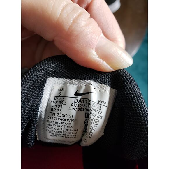 Nike Quest 4 Shoes Size 6 Womens Black Running Marathon Training Gym DA1106 001 - Picture 8 of 12